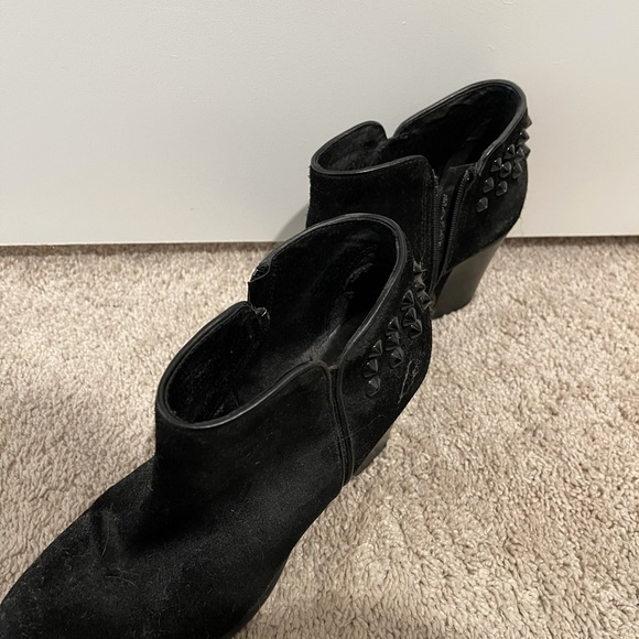 Boots - Picture 2 of 3